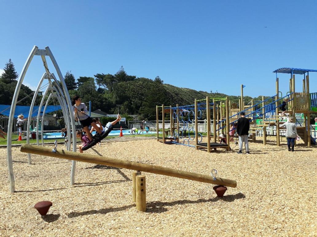 ホテル Opunake Beach Kiwi Holiday Park エクステリア 写真